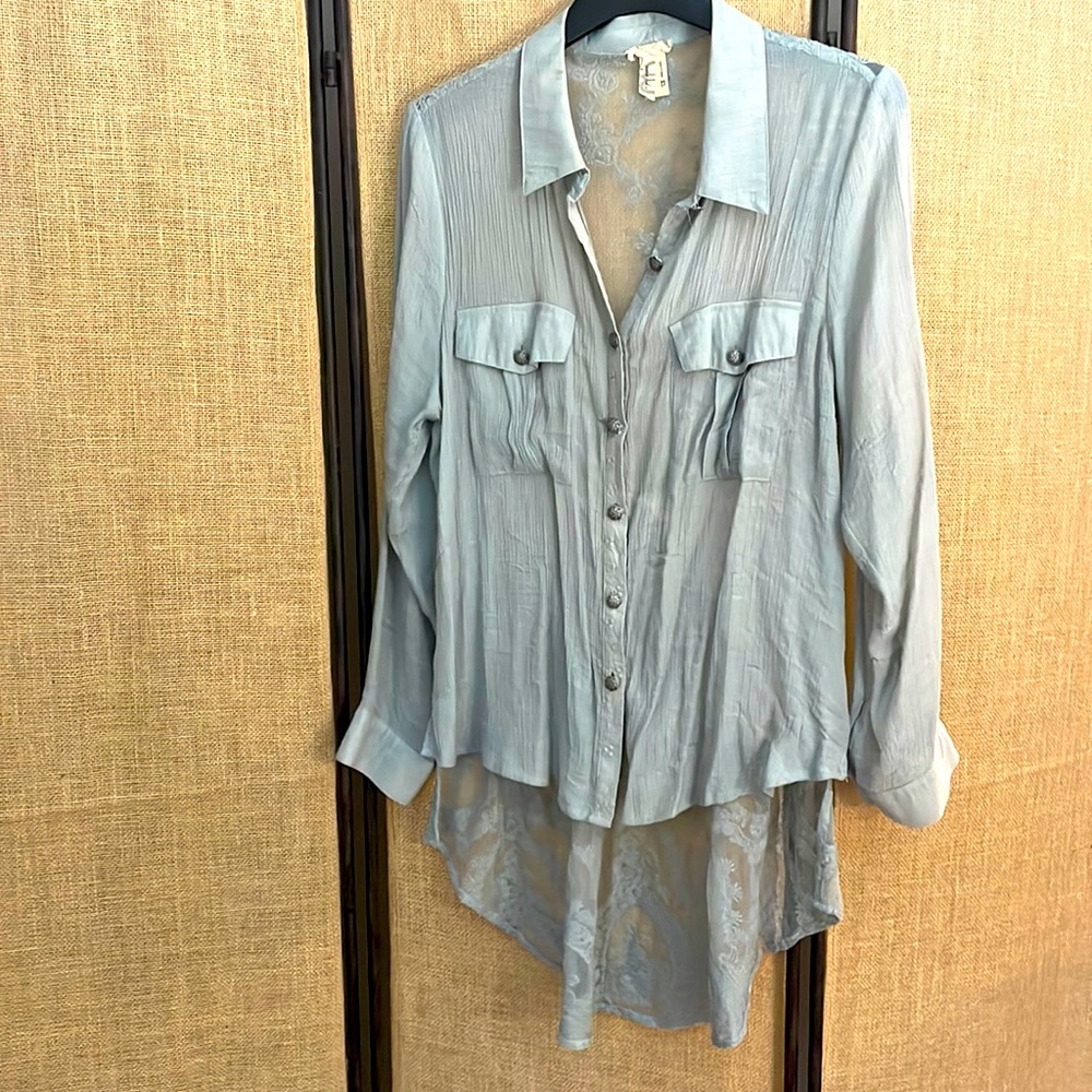 Gimmicks See-through lace back light green blouse